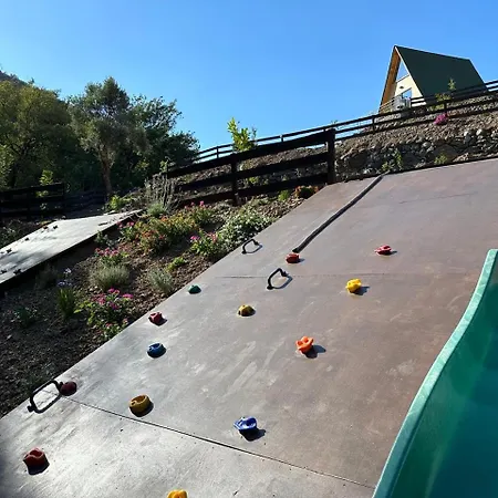 Romantic Mountain With Swimming Pool Access